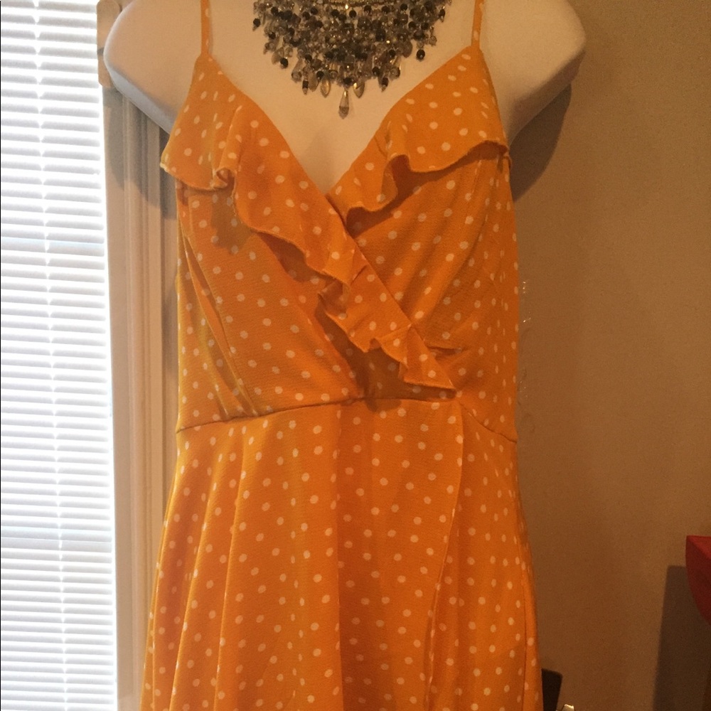 Top -Yellow/White Polka dot
